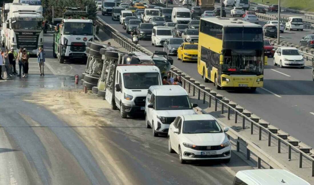Bahçelievler Basın Ekspres yan yolunda sürücüsünün direksiyon hakimiyetini kaybettiği beton
