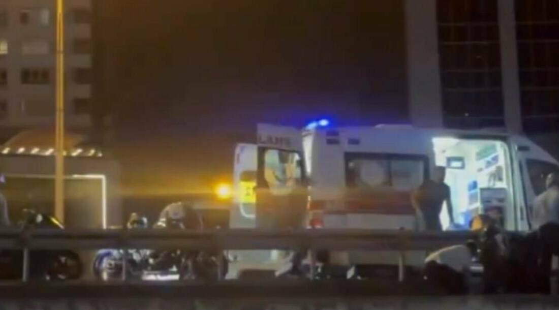 Bahçelievler’de seyir halindeki motosiklet, otomobil ile çarpıştı. Kaza sonrası motosiklet