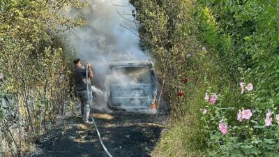 Osmaniye’nin Hasanbeyli ilçesinde bir vatandaşın bahçesindeki otları yakmak istemesi neticesinde