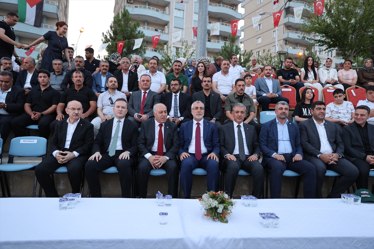- "Cumhurbaşkanımız Sayın Recep Tayyip Erdoğan liderliğinde devlet ve millet
