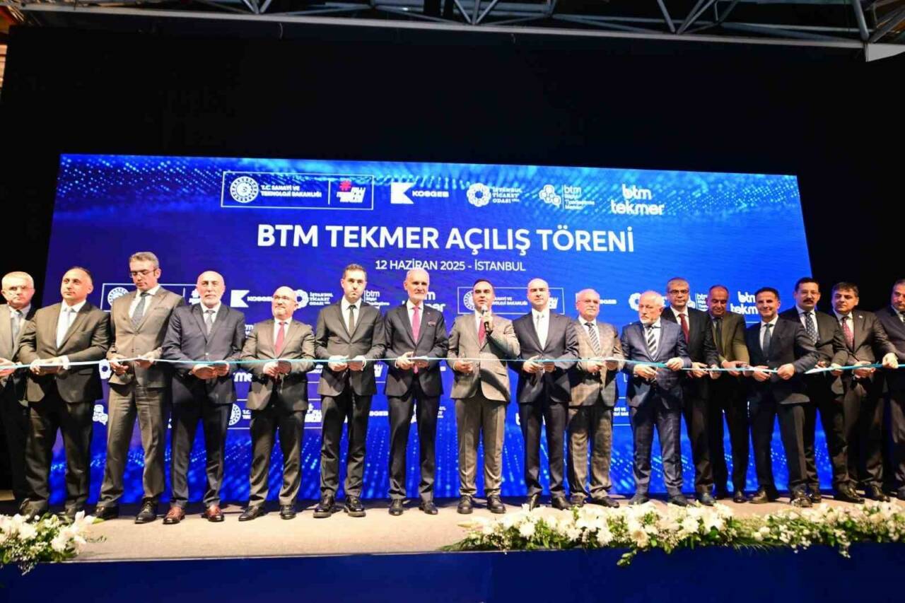 BTM TEKMER’in açılışına katılan Sanayi ve Teknoloji Bakanı Mehmet Fatih