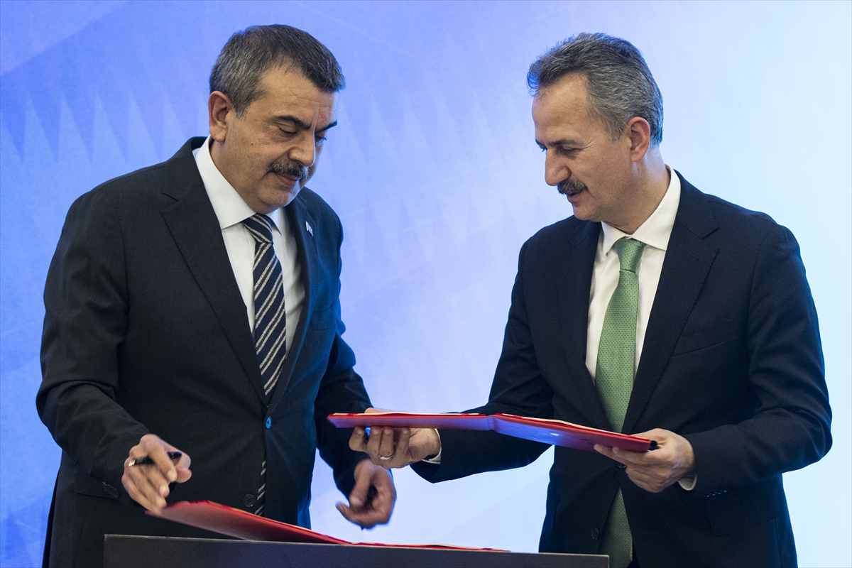 - "Proje okul mantığıyla meslek liselerimiz çok farklı bir noktaya