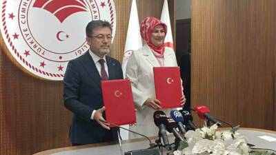 Türk Kızılay Genel Başkanı Fatma Meriç Yılmaz ile bir araya