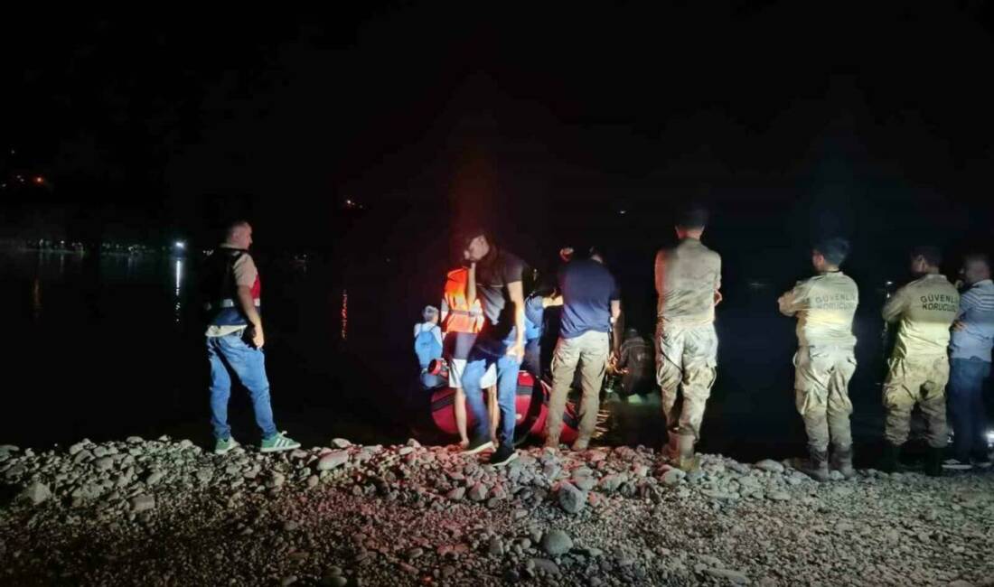 Elazığ’ın Palu ilçesinde Murat Nehrine balık tutmak için giren şahıs,