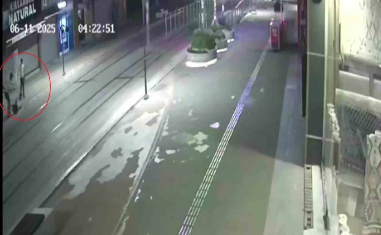 Antalya’da sigara isteme bahanesiyle bankta oturan bir kişiyi önce darp