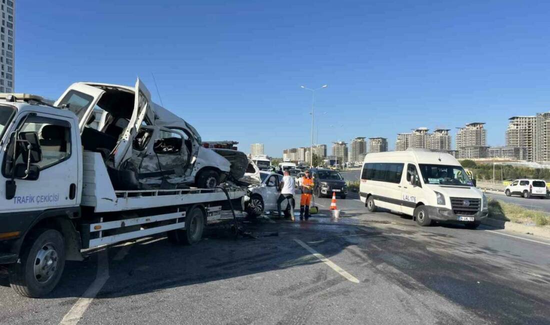İstanbul Başakşehir’de seyir halindeki hafif ticari araç, karşı istikamete geçerek