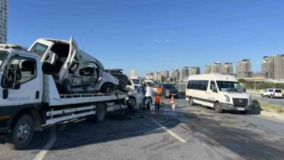 İstanbul Başakşehir’de seyir halindeki hafif ticari araç, karşı istikamete geçerek