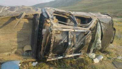 Van’ın Başkale ilçesinde Milli Eğitim Müdürlüğü (MEB) personelini taşıyan kamyonetin