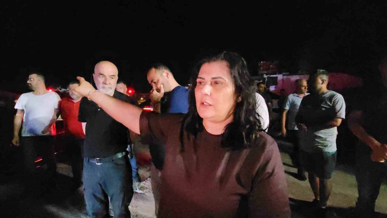 Aydın Büyükşehir Belediye Başkanı Özlem Çerçioğlu, yangın bölgesine gelerek devam