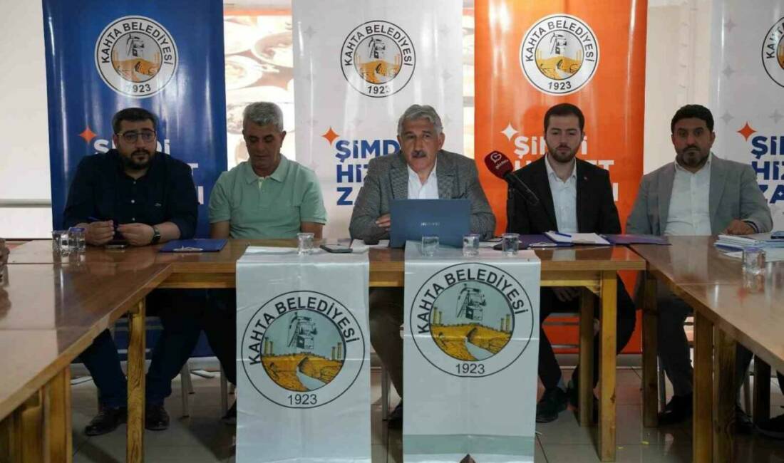 Adıyaman Kahta Belediye Başkanı Mehmet Can Hallaç, görevdeki 15. ayında