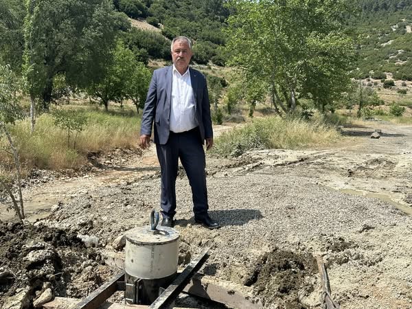DENİZLİ (İHA) – Denizli’nin Beyağaç Belediye Başkanı Sezayi Pütün, çiftçiye