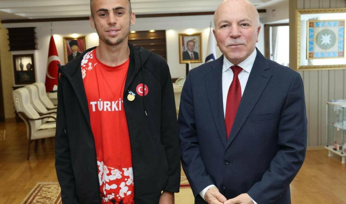 Erzurum Büyükşehir Belediye Başkanı Mehmet Sekmen, atletizmde aldığı başarılarla ülkemize