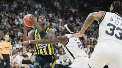 Türkiye Sigorta Basketbol Süper Ligi play-off final serisi dördüncü maçında