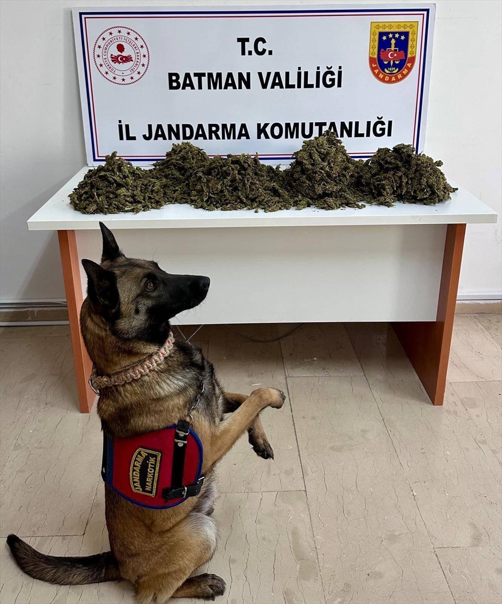 BATMAN (AA) – Batman’da bir araçta 4 kilogram kubar esrar