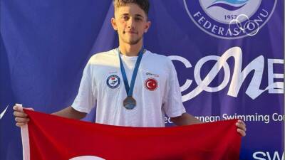 Kayserili yüzücü Berkin Avcı, Sırbistan’ın Belgrad şehrinde düzenlenen Comen Cup
