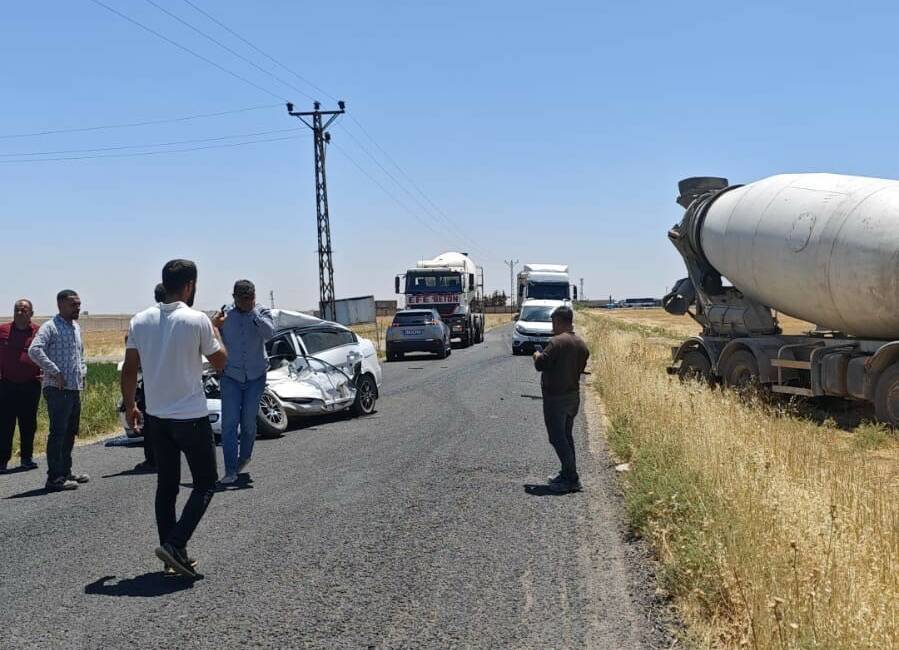 Mardin’in Kızıltepe ilçesinde beton mikseri ile otomobilin çarpıştığı kazada 2