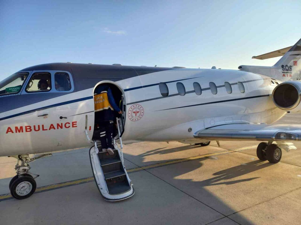 Ağrı’nın Patnos ilçesinde beyin kanaması geçiren prematüre bebek ambulans uçakla