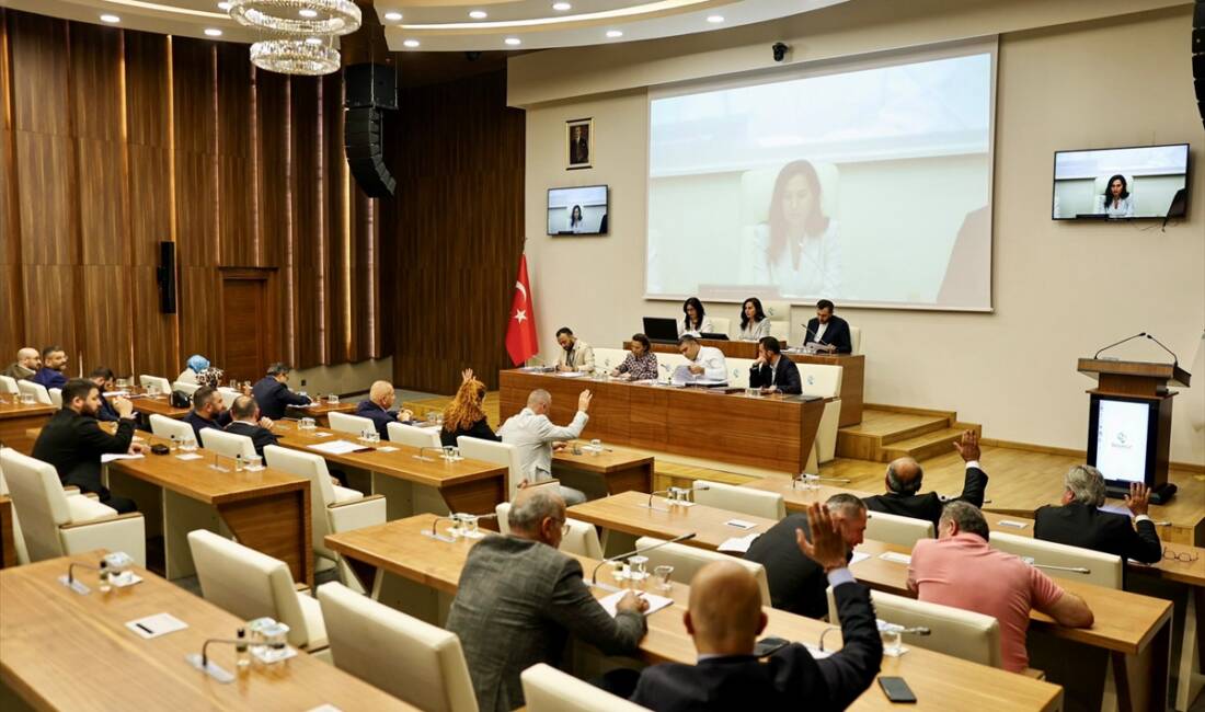- AK Parti Grup Başkanvekili Ahmet Deliak:
- "Beykoz Belediyesi 14