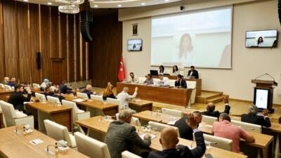 - AK Parti Grup Başkanvekili Ahmet Deliak:
- "Beykoz Belediyesi 14