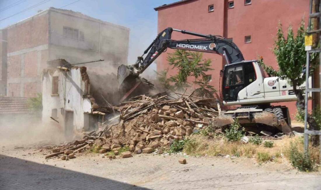 Bilecik Belediyesi Fen İşleri Müdürlüğü tarafından kent genelinde tehlike arz