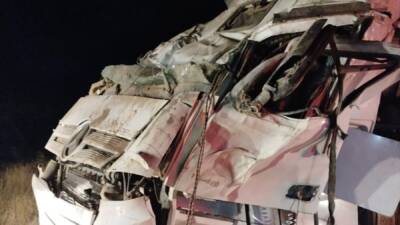 BİNGÖL (AA) – Bingöl’ün Genç ilçesinde devrilen tırın sürücüsü ağır