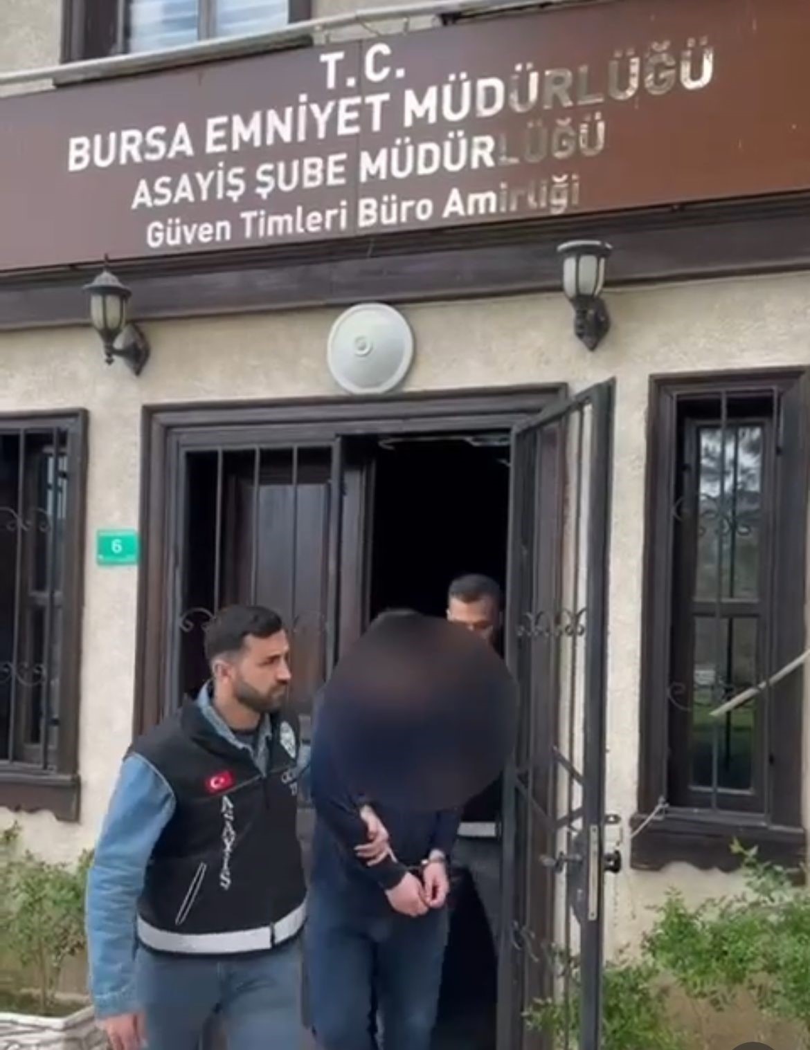 Bursa’da hakkında 18 ayrı suç kaydı bulunan ve 4 yıl