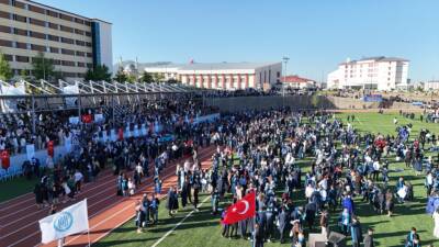 BİTLİS (AA) – Bitlis Eren Üniversitesinde (BEÜ) eğitimlerini tamamlayan yaklaşık