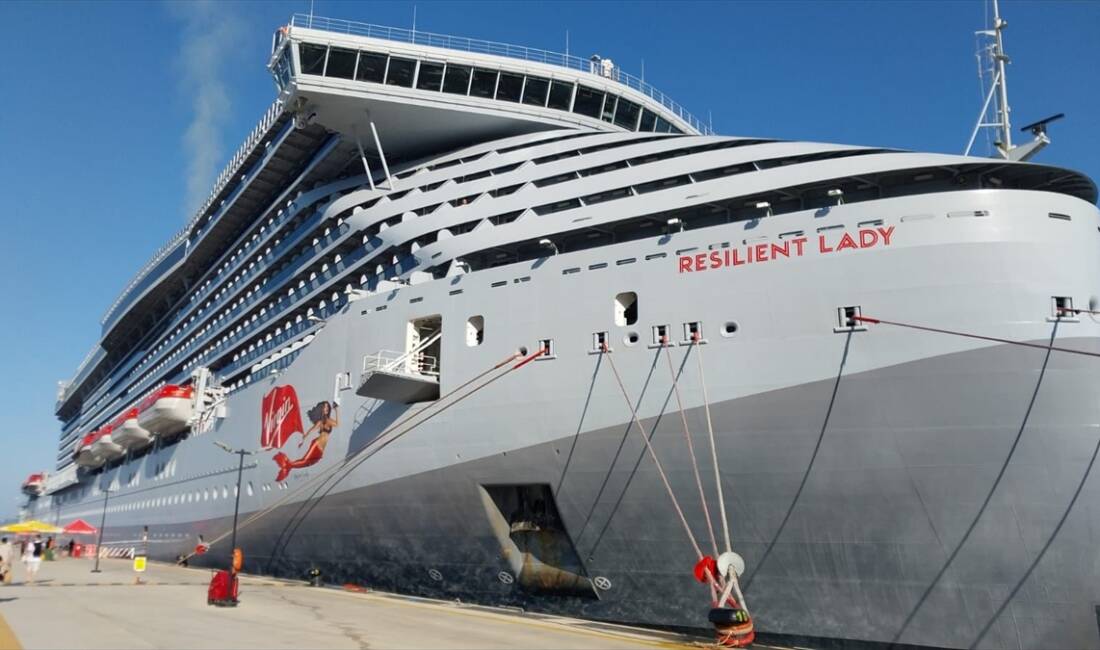 MUĞLA (AA) – Bahamalar bayraklı “Resilient Lady” kruvaziyeri, 2 bin