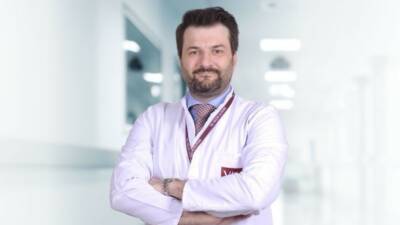 Boyun bölgesinde fark edilen şişliklerin tiroit nodülü olabileceğini belirten Genel