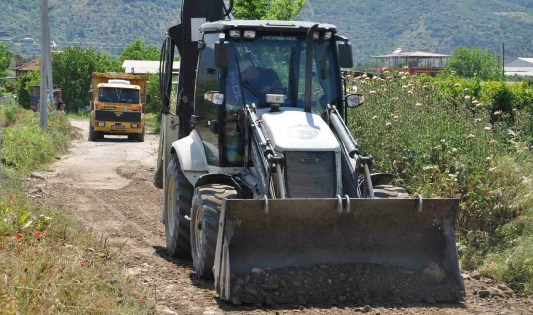 Bozdoğan Belediyesi, kırsal mahallelerde tarımsal üretimi kolaylaştırmak amacıyla ova yollarında