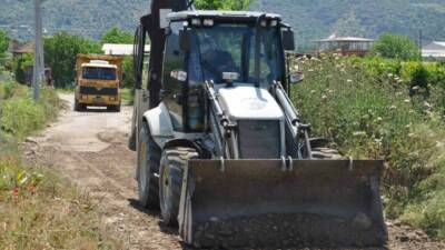 Bozdoğan Belediyesi, kırsal mahallelerde tarımsal üretimi kolaylaştırmak amacıyla ova yollarında