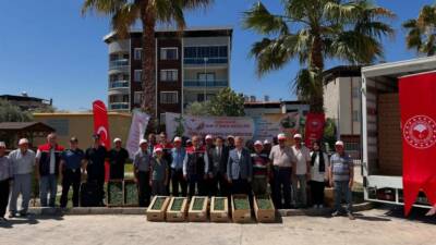 Aydın’ın Buharkent ilçesinde proje kapsamında 77 bin 143 domates fidesinin