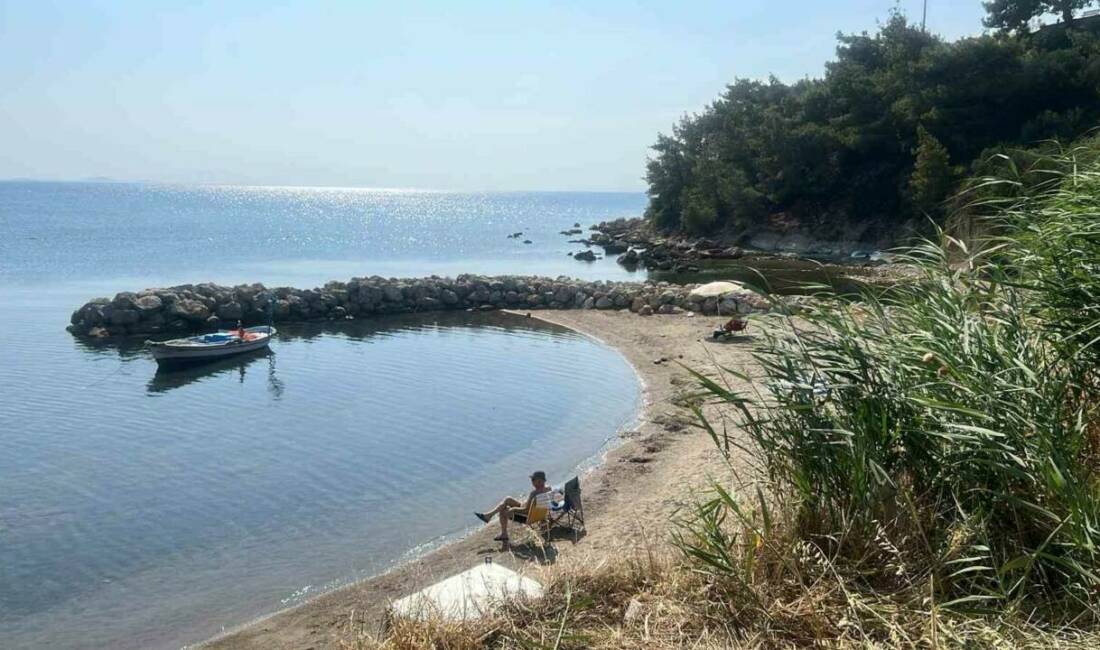 Balıkesir’in Burhaniye ilçesinin eşsiz doğal miraslarından Pelitköy İçmeler Sahili, halkın