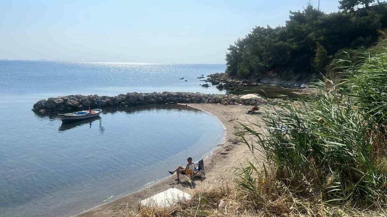 Balıkesir’in Burhaniye ilçesinin eşsiz doğal miraslarından Pelitköy İçmeler Sahili, halkın