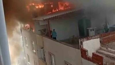 Bursa’da 3 katlı bir binanın çatı katında çıkan yangın, mahalle