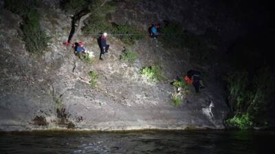 BURSA (AA) – Bursa’nın Büyükorhan ilçesinde düştüğü dere yatağında mahsur