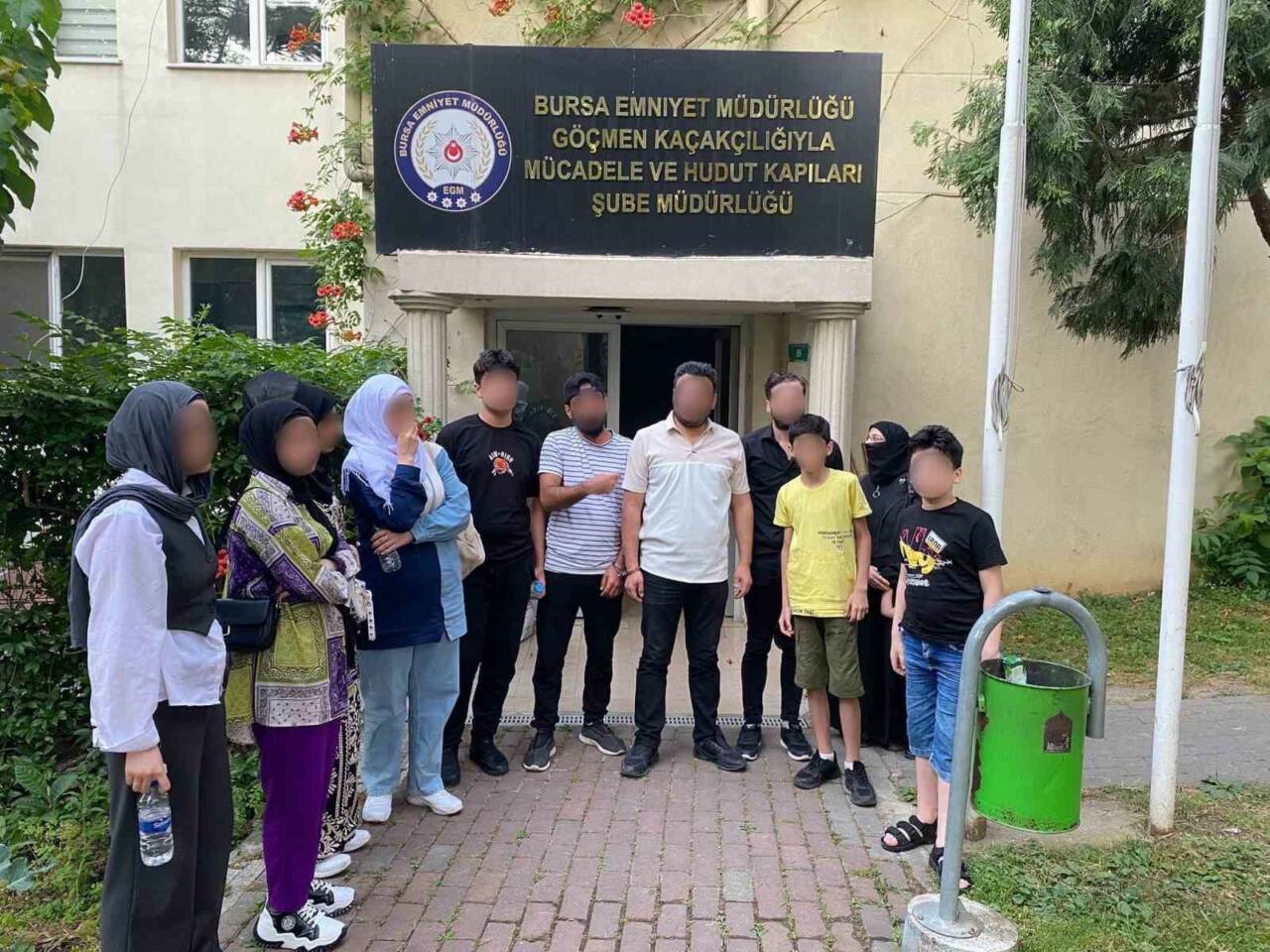 Bursa’da göçmen kaçakçılığına yönelik düzenlenen operasyonda, yasa dışı yollarla ülkeye