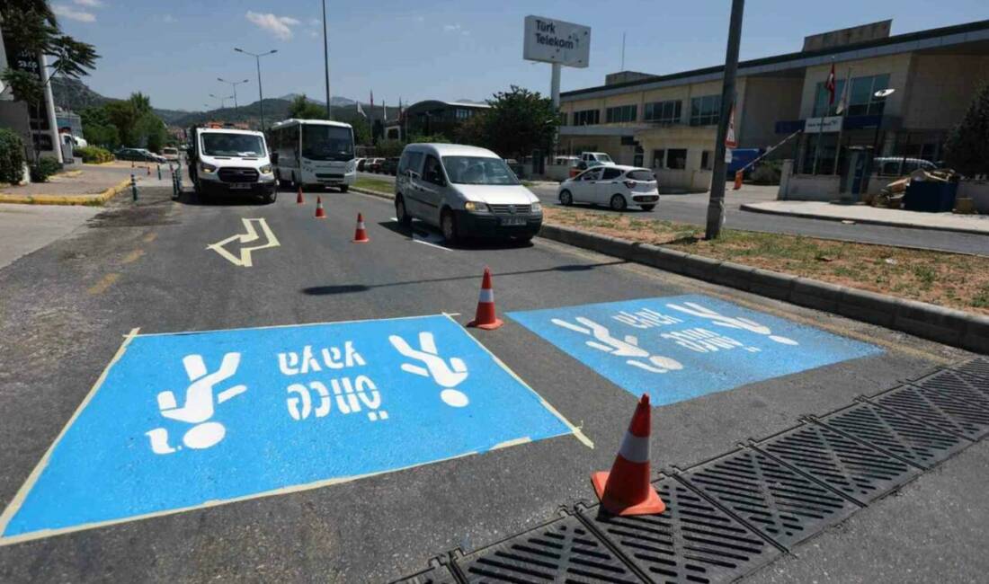 Muğla Büyükşehir Belediyesi tarafından yürütülen yol yapım, bakım ve işaretleme