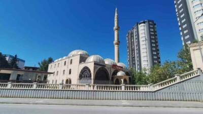 Mersin’in Tarsus ilçesinde bir camiden elektrik kablosu ve ses sistemi