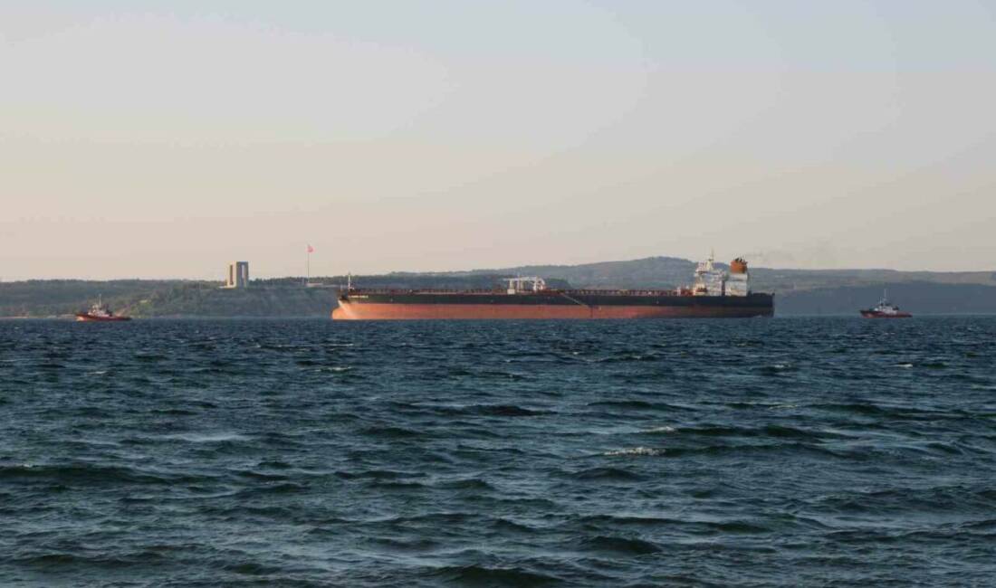 Çanakkale Boğazı’nda makine arızası yapan Marshall Adaları bayraklı tanker gemisi,