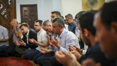 CHP Genel Başkanı Özgür Özel, elektrik akımına kapılarak ağır yaralanan