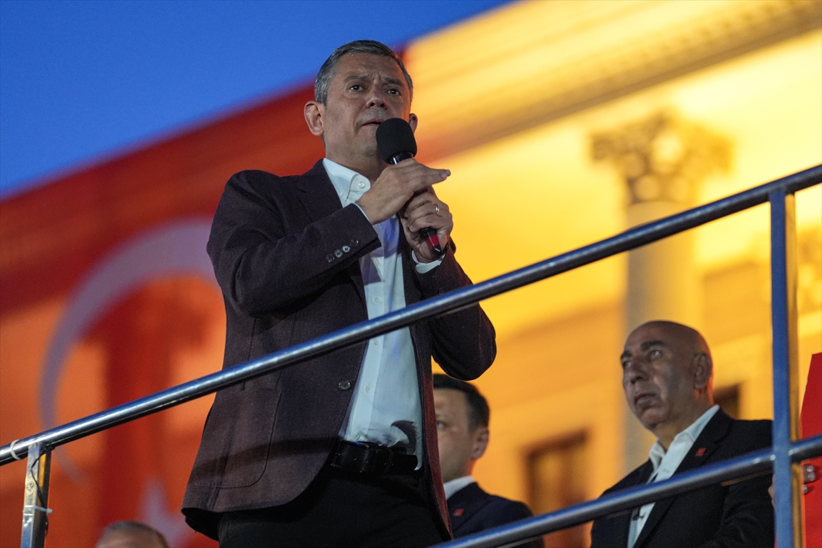- "CHP'nin iktidarında hızla AB'ye tam üye olacağız. Hem yasaksız