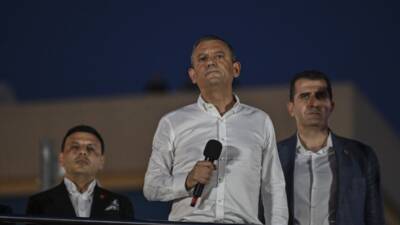 - "Bir bakın şu meydana, psikolojik üstünlük kimde? Çoğunluk enerjisi