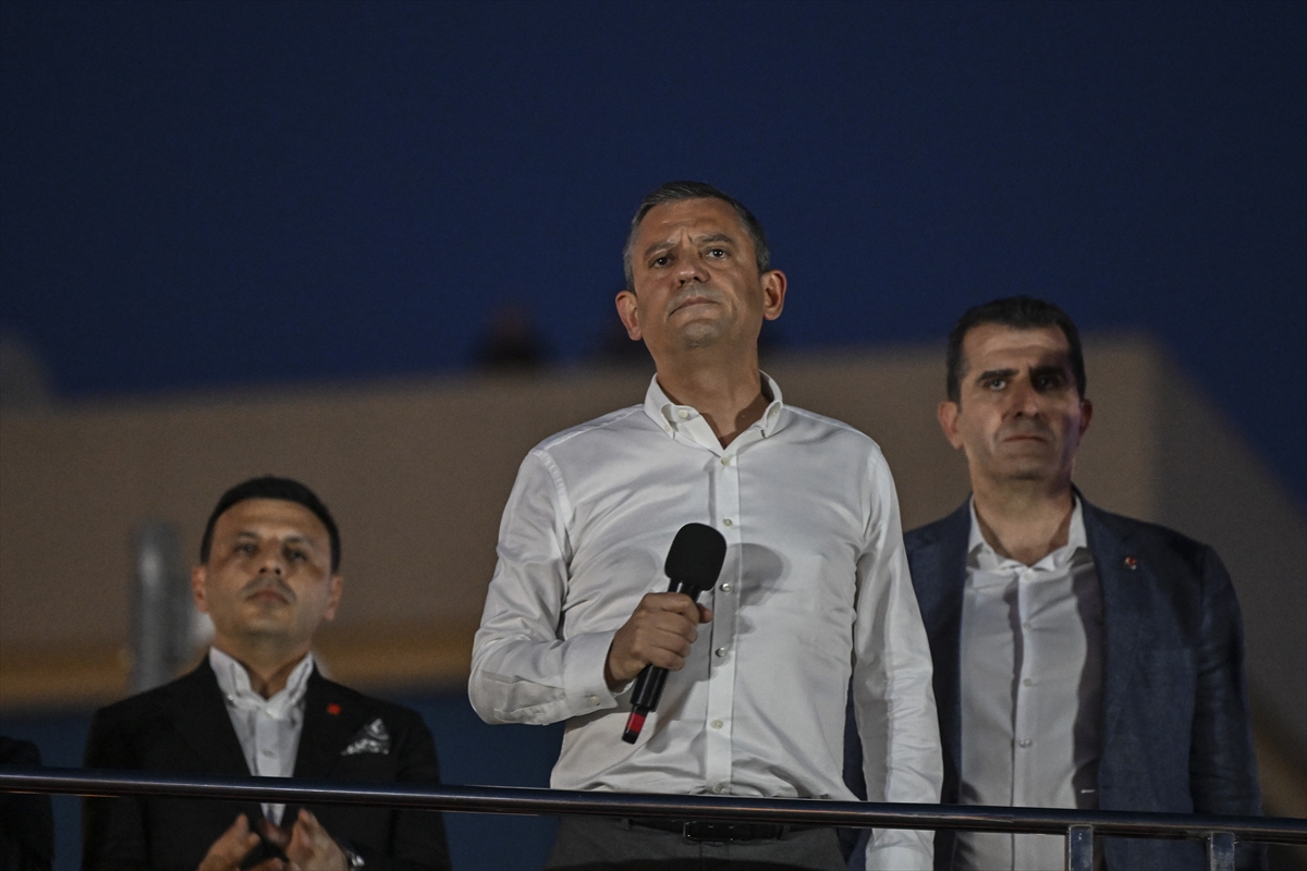 - "Bir bakın şu meydana, psikolojik üstünlük kimde? Çoğunluk enerjisi