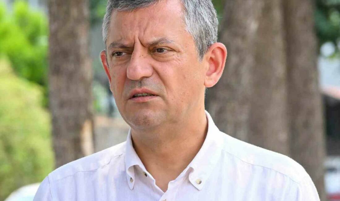 CHP Genel Başkanı Özgür Özel Manisa’da basın mensuplarına gündemi değerlendirdi.