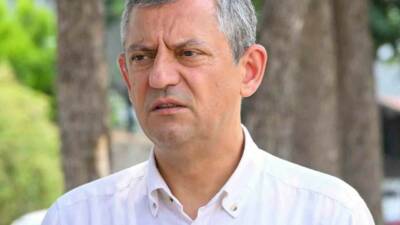 CHP Genel Başkanı Özgür Özel Manisa’da basın mensuplarına gündemi değerlendirdi.