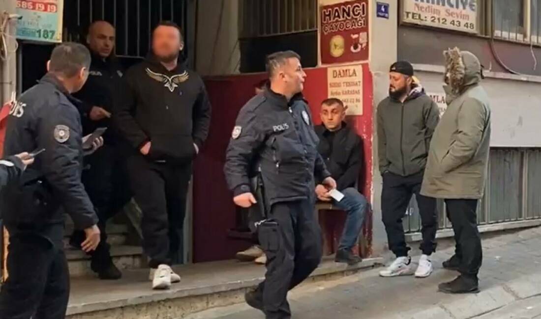 Aydın’ın Efeler ilçesinde evinde iddiaya göre kız arkadaşının annesini bilezikleri