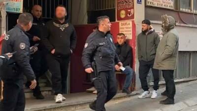 Aydın’ın Efeler ilçesinde evinde iddiaya göre kız arkadaşının annesini bilezikleri