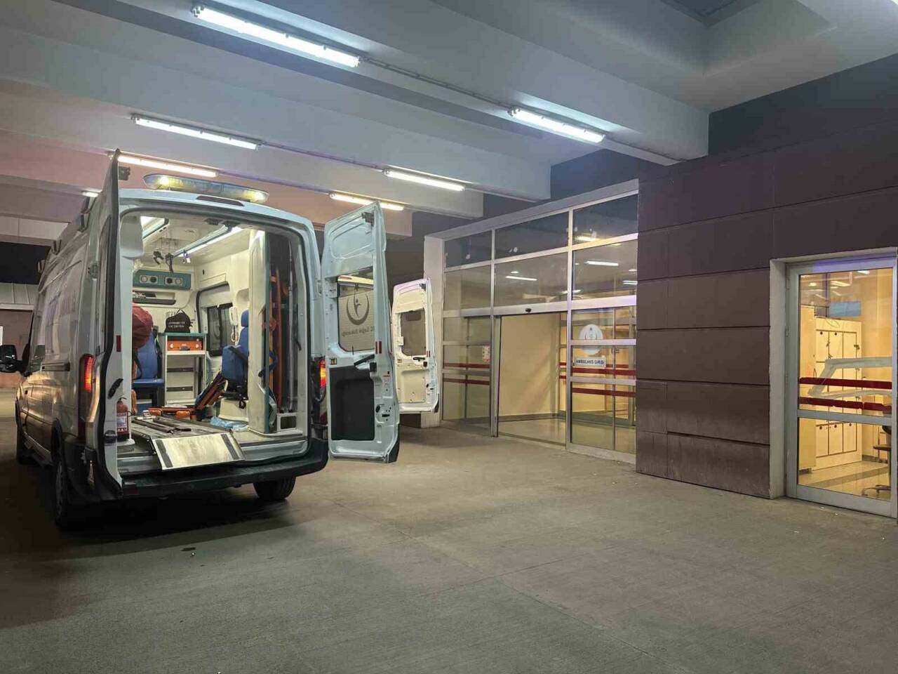 Adıyaman’da iki esnaf arasında çöp atma meselesi nedeniyle çıkan tartışma