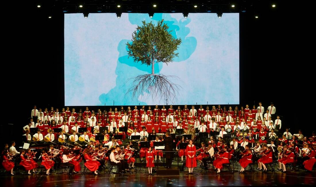 - Opera sanatçısı ve koro şefi Hülya Kazan:
- "Gazze, dünyanın